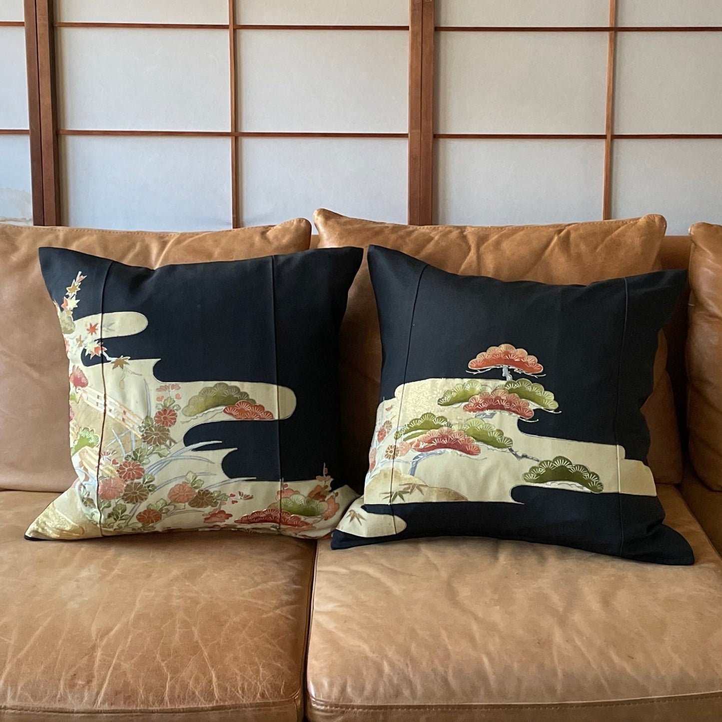 Kurotome [Karahanamon] Antique cushion (2 pieces/set)