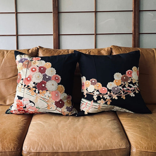 Kurotome [Karahanamon] Antique cushion (2 pieces/set)