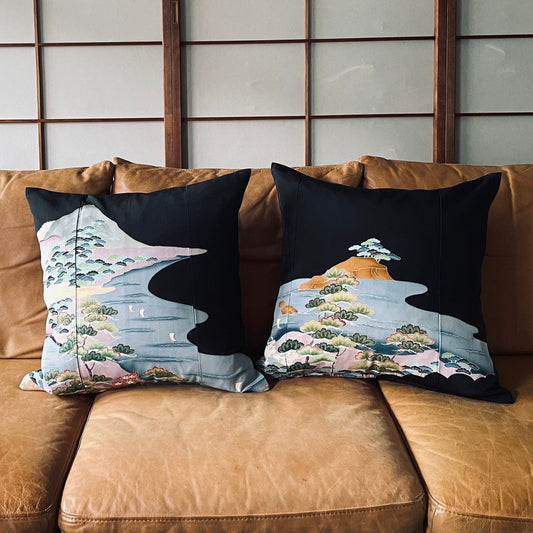 Kurotome [Karahanamon] Antique cushion (2 pieces/set)