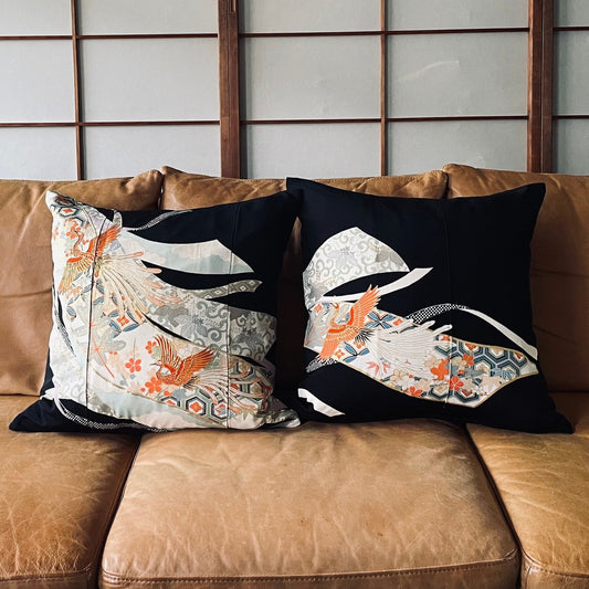 Kurotome [Karahanamon] Antique cushion (2 pieces/set)