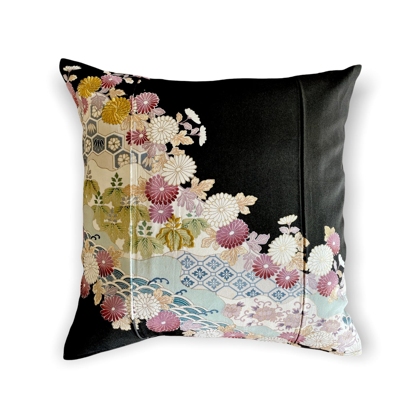 Kurotome [Chrysanthemum, auspicious pattern exhaustion] Antique cushion (2 pieces/set)