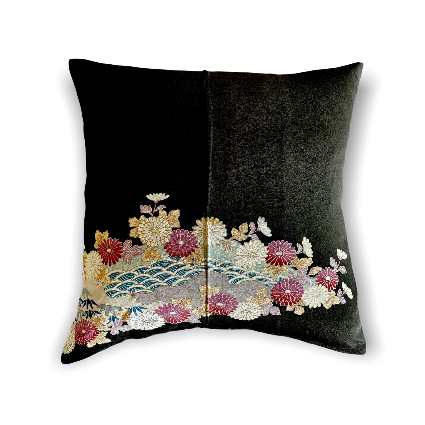 Kurotome [Chrysanthemum, auspicious pattern exhaustion] Antique cushion (2 pieces/set)