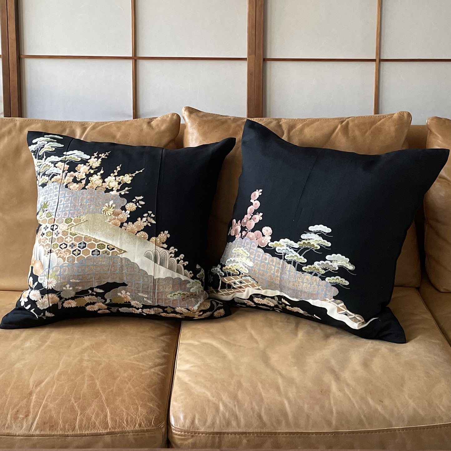 Kurotome [Plum, pine, auspicious pattern] Antique cushion (2 pieces/set)